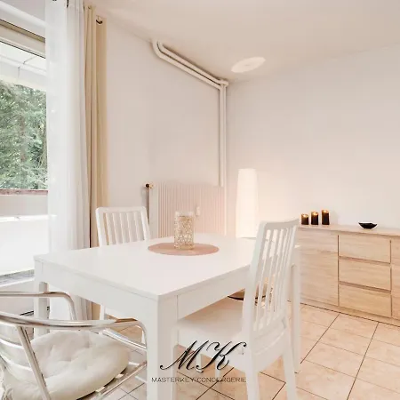 Le Charmille Balcon Face Aux Arbres Charlemagne